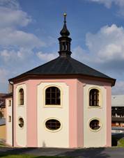 Tepl� - kaple Nejsv�t�j�� Trojice.jpg