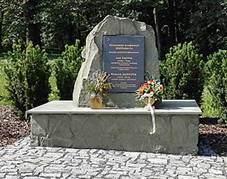 File:2019 Old�ichovice pomn�k.jpg