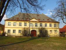 Rectory in Heraltice, T�eb�� District.JPG
