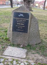 File:Otrokovice-Kv�tkovice, pomn�k A. �i�kovi.jpg
