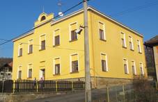 Lipov� (ZL), b�val� �kola.jpg
