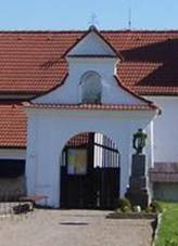 http://img5.rajce.idnes.cz/d0509/6/6671/6671608_1803d10f9686d211b5e69d0de1cc74bf/images/30_dolni_bory_-_kostel.jpg