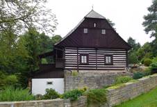 https://upload.wikimedia.org/wikipedia/commons/thumb/5/51/Dolni_Brusnice_11.jpg/1024px-Dolni_Brusnice_11.jpg