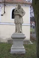 Rous�nov - Krou�ek, socha sv. Jana Nepomuck�ho u zvonice