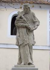Rous�nov - Krou�ek, socha sv. Jana Nepomuck�ho u zvonice