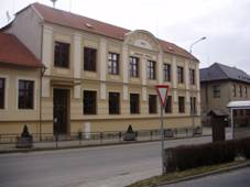 Zb��ov �kola.JPG
