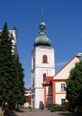 https://upload.wikimedia.org/wikipedia/commons/thumb/d/d5/Choce%C5%88%2C_Mistra_Choce%C5%88sk%C3%A9ho%2C_zvonice.jpg/800px-Choce%C5%88%2C_Mistra_Choce%C5%88sk%C3%A9ho%2C_zvonice.jpg