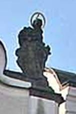 http://upload.wikimedia.org/wikipedia/commons/3/3b/Choce%C5%88_-_kostel_Svat%C3%A9ho_Franti%C5%A1ka_Seraf%C3%ADnsk%C3%A9ho.jpg