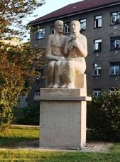 https://upload.wikimedia.org/wikipedia/commons/thumb/7/71/Choce%C5%88%2C_n%C3%A1m%C4%9Bst%C3%AD_Svobody_%282%29.jpg/1280px-Choce%C5%88%2C_n%C3%A1m%C4%9Bst%C3%AD_Svobody_%282%29.jpg