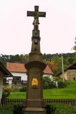 https://upload.wikimedia.org/wikipedia/commons/thumb/8/83/Srbce_k%C5%99%C3%AD%C5%BE.jpg/800px-Srbce_k%C5%99%C3%AD%C5%BE.jpg