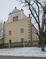 Zem�d�lsk� dv�r (Uhersko), S strana n�vsi, 01.JPG