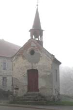 https://upload.wikimedia.org/wikipedia/commons/thumb/d/d1/Tvr%C5%A1ice_kaple.JPG/800px-Tvr%C5%A1ice_kaple.JPG
