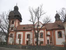 https://upload.wikimedia.org/wikipedia/commons/thumb/1/10/Kostel_Narozeni_svateho_Jana_Krtitele_Valec_2.JPG/800px-Kostel_Narozeni_svateho_Jana_Krtitele_Valec_2.JPG